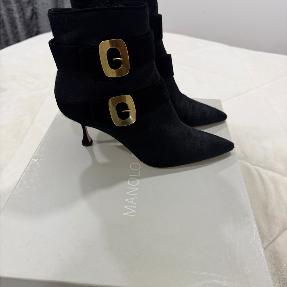 Manolo Blahnik Black calf hair Ankle Boots sz42